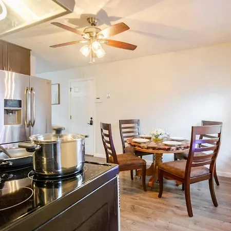 Ranch - 3 Bed Room - Hot Tub - King Bed - Fenced - Pets - Kids - Wifi Columbus Exterior photo