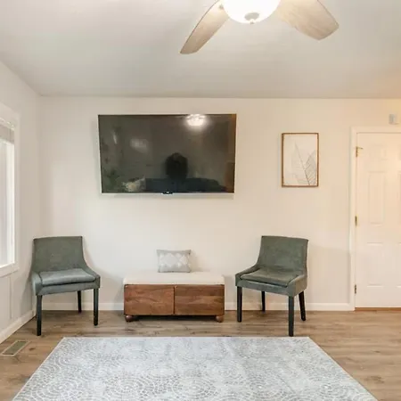 Ranch - 3 Bed Room - Hot Tub - King Bed - Fenced - Pets - Kids - Wifi Columbus Exterior photo
